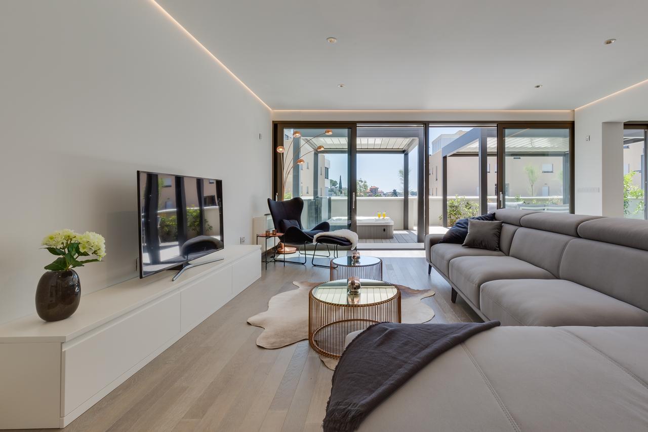 Shell Luxury Residences With Pool And Whirlpool Zara Esterno foto