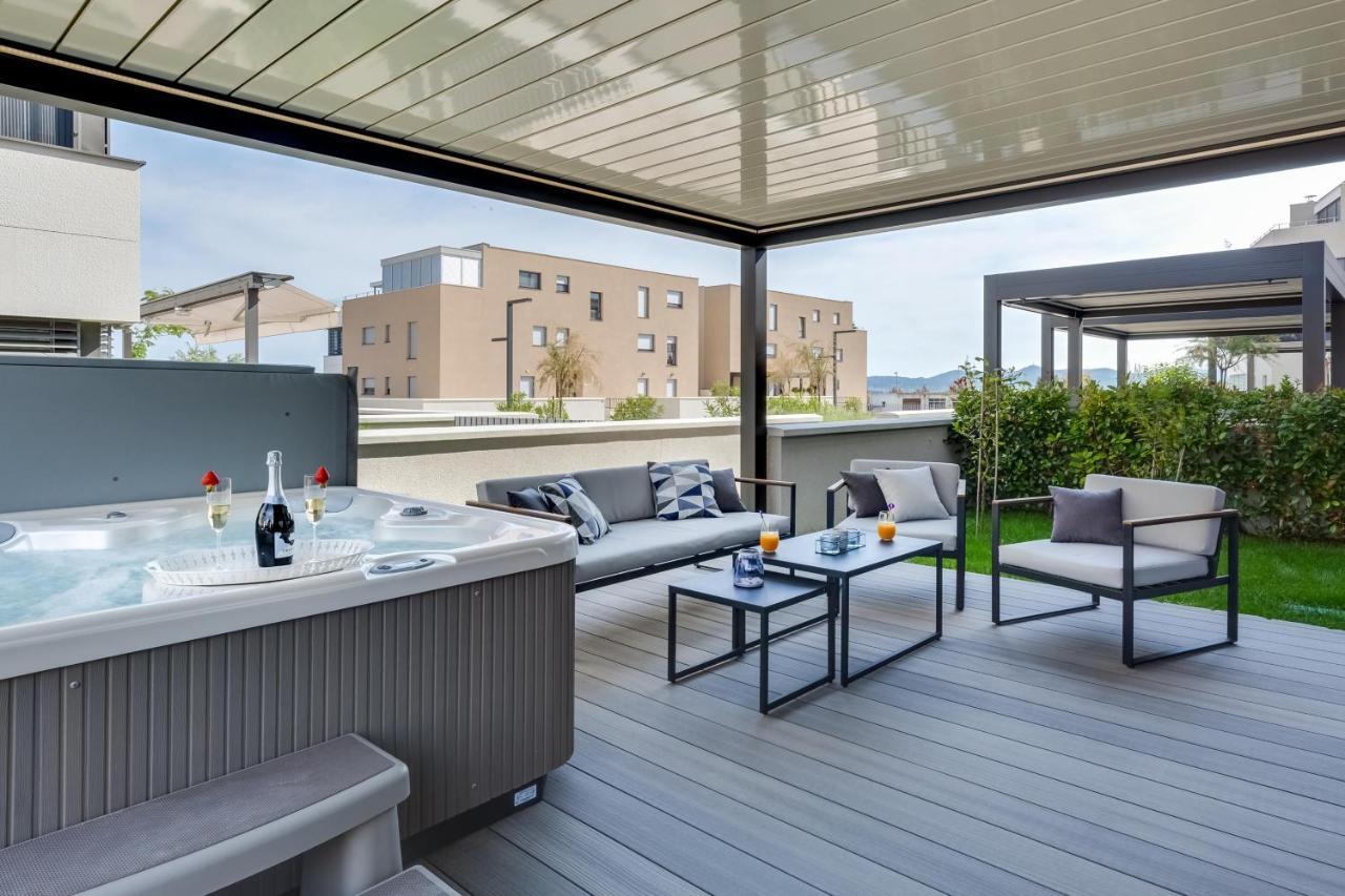 Shell Luxury Residences With Pool And Whirlpool Zara Esterno foto