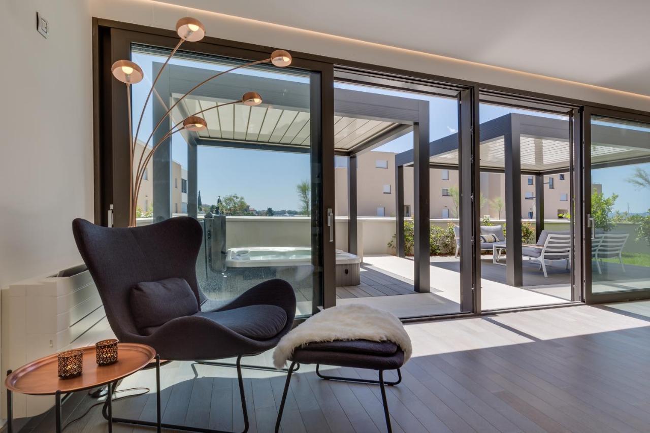 Shell Luxury Residences With Pool And Whirlpool Zara Esterno foto
